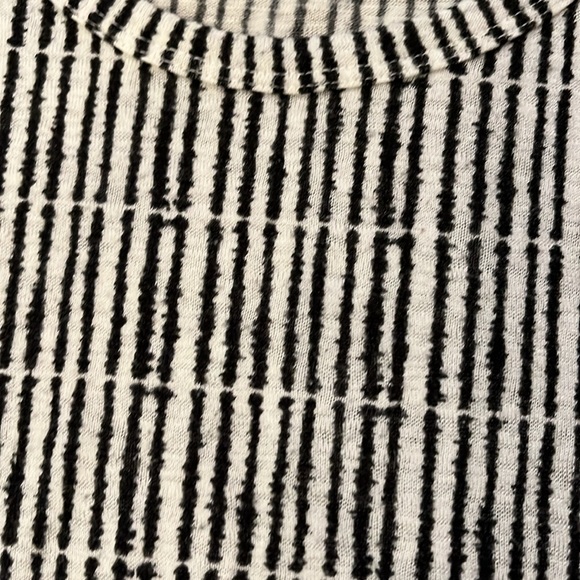 Athleta Breezy Muscle Tank - Picture 2 of 5